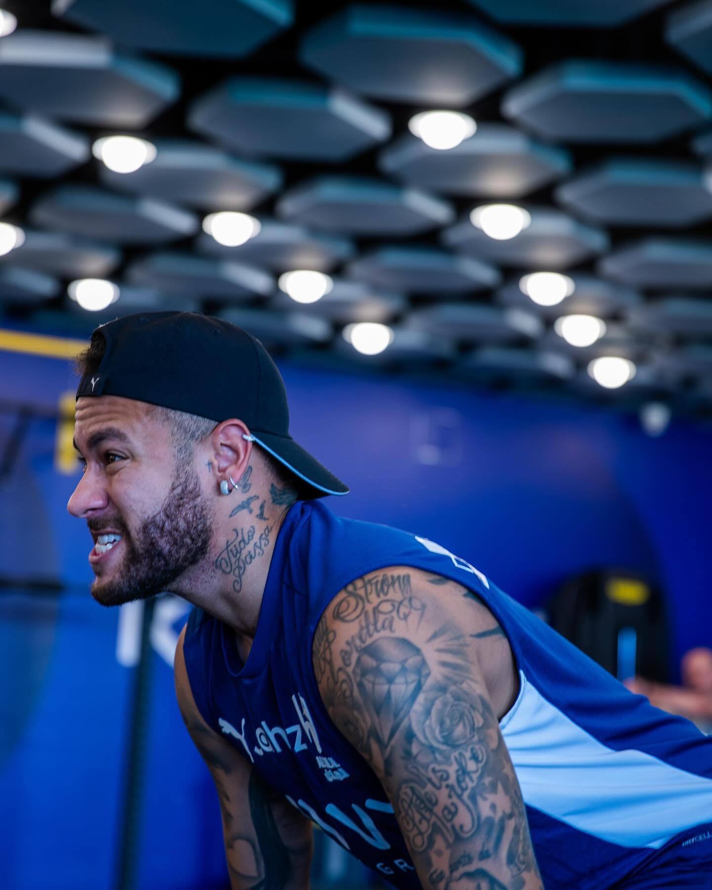 接近红线的 接近红线的